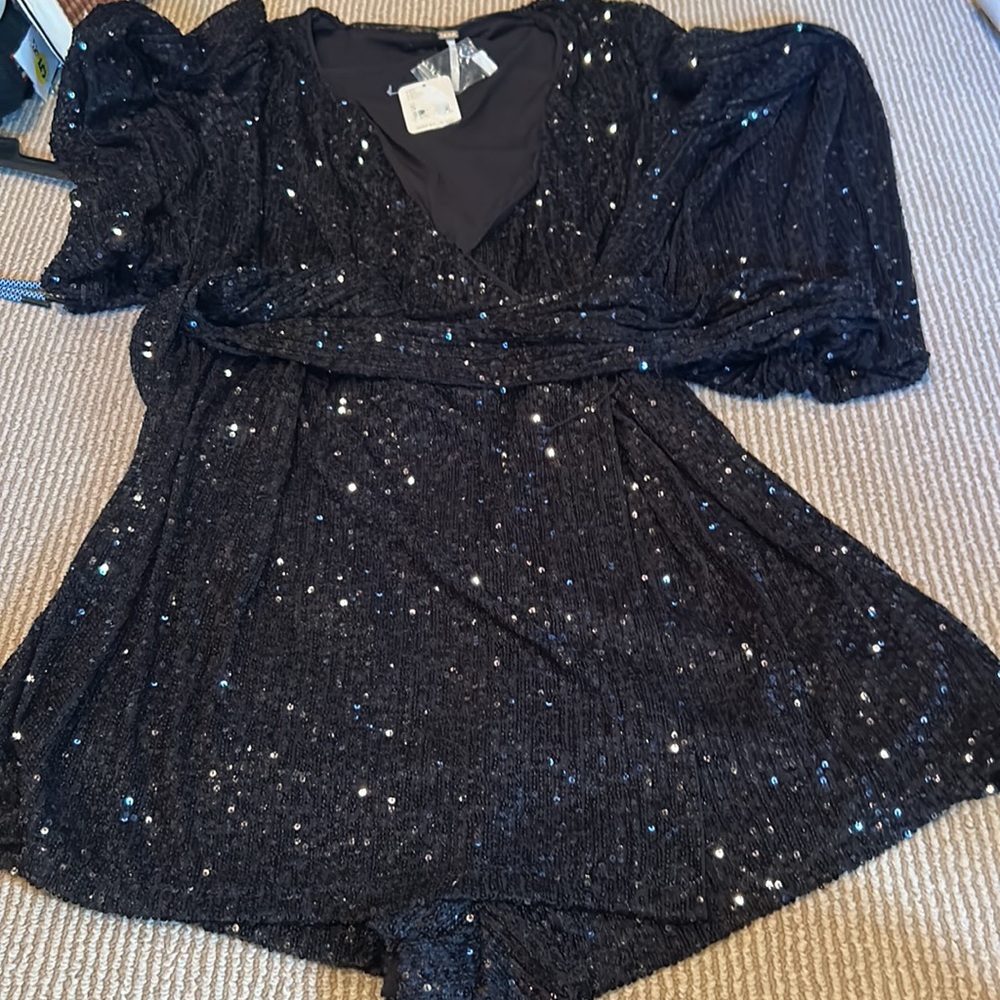 NWT FREE PROPLE christa sequined romper in black size small - Picture 10 of 16
